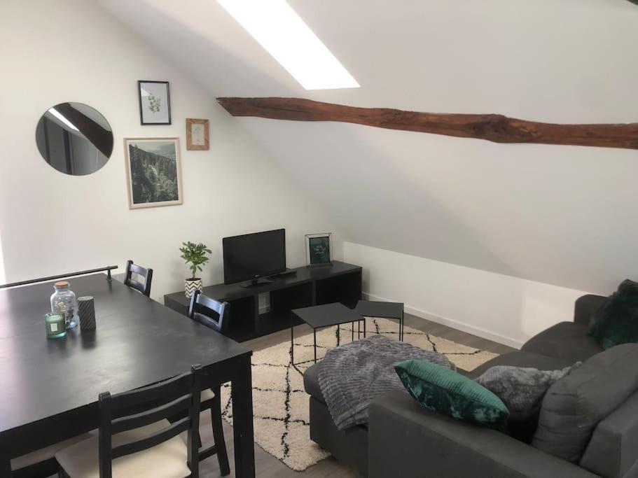 Le Petit Cloitre Apartment Langres Bagian luar foto